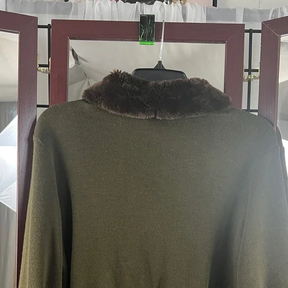 Vintage Nina Leonard brown Cardigan with Chocolate faux fur Collar. - Picture 8 of 10